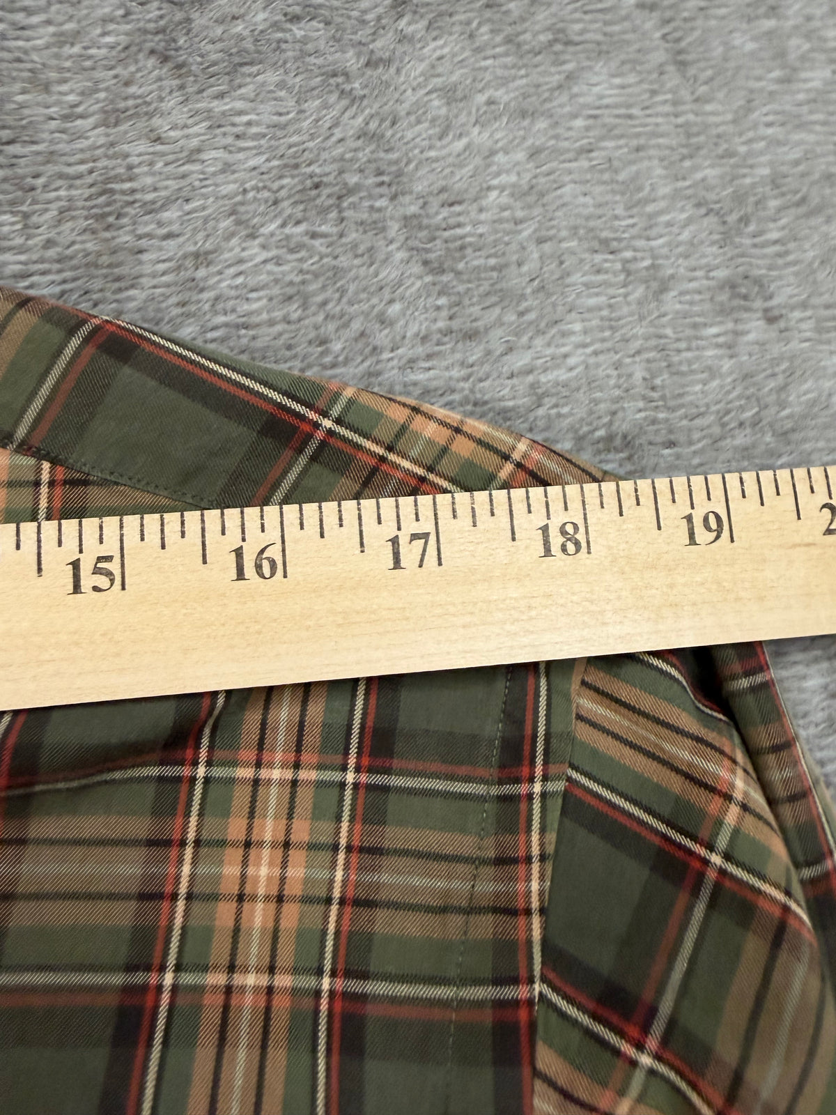90s Ralph Lauren cotton plaid button down. Fits S-L