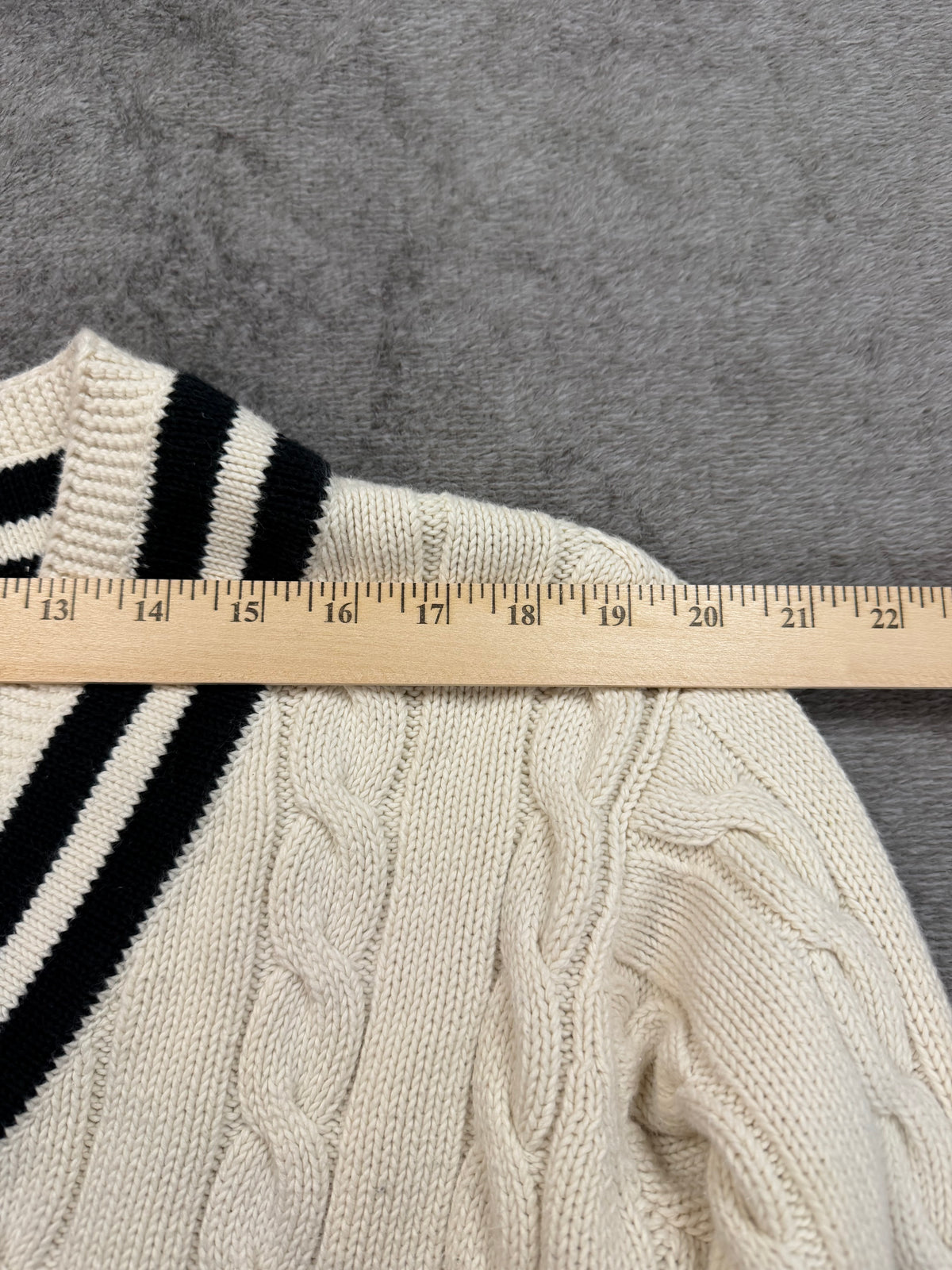 90s Polo Ralph Lauren cotton cricket sweater. Fits S-L
