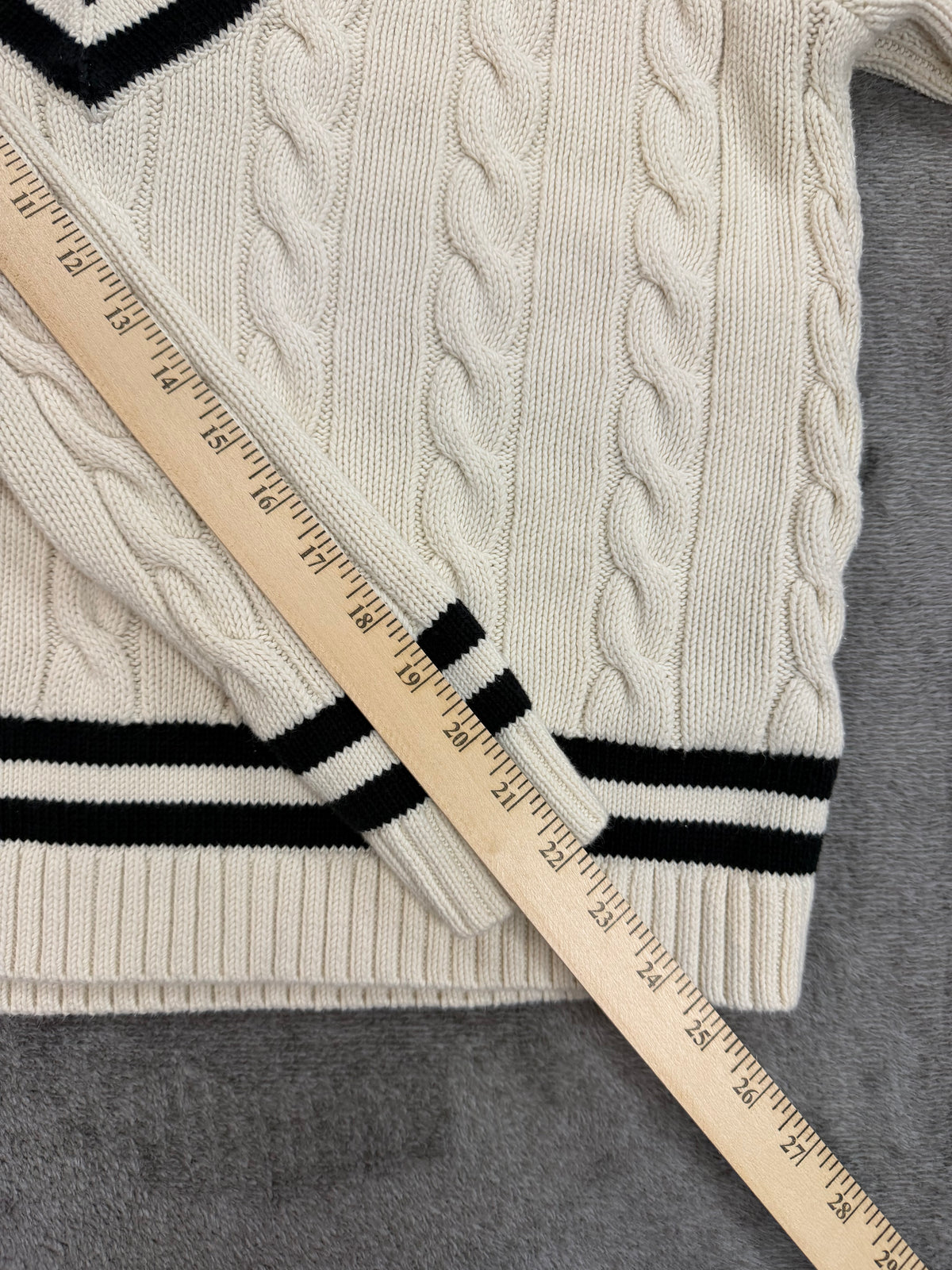 90s Polo Ralph Lauren cotton cricket sweater. Fits S-L