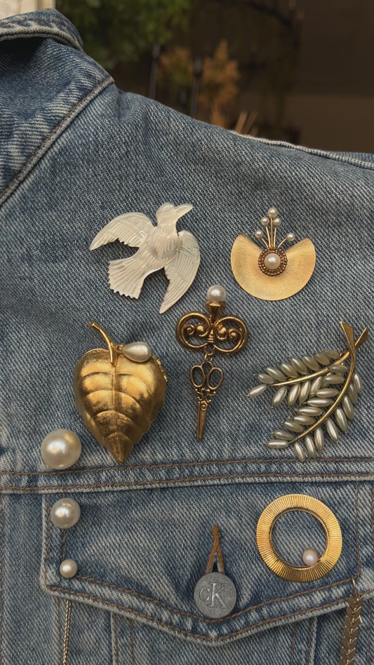 90s Calvin Klein denim pearl brooch jacket